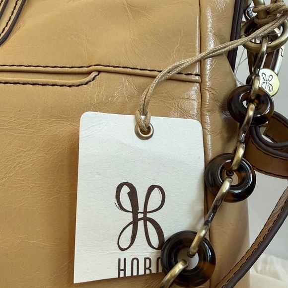 HOBO Sheila NWT Medium Crossbody Satchel with Tortoise Chain Swag - Picture 9 of 9